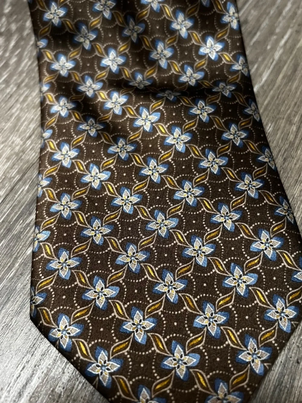 Brioni Neck Tie 100% Silk 59x4 Geometric Flowers Made in Italy